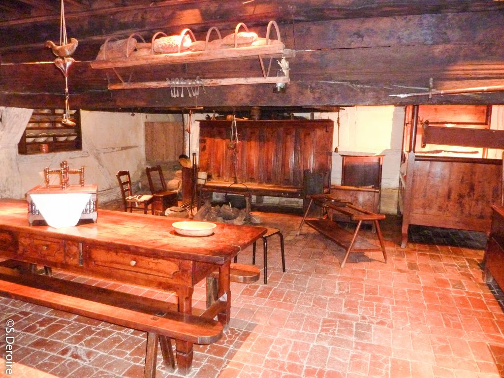 Les Glorieuses de Bresse -Intérieur Ferme des Planons 18e