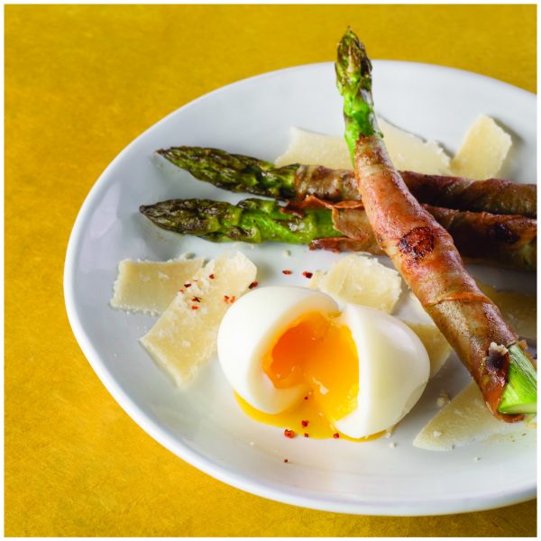 Oeuf mollet asperges vertes Parmesan